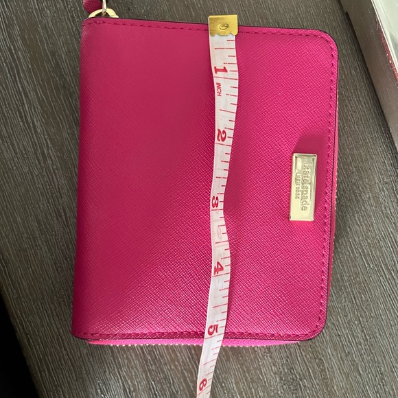 NWOT kate spade wallet - Picture 4 of 4